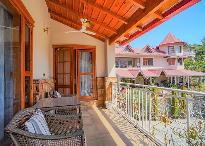 Neelesh Inn - Luxury Lake View Resort With Swimming Pool On Bhimtal Lake